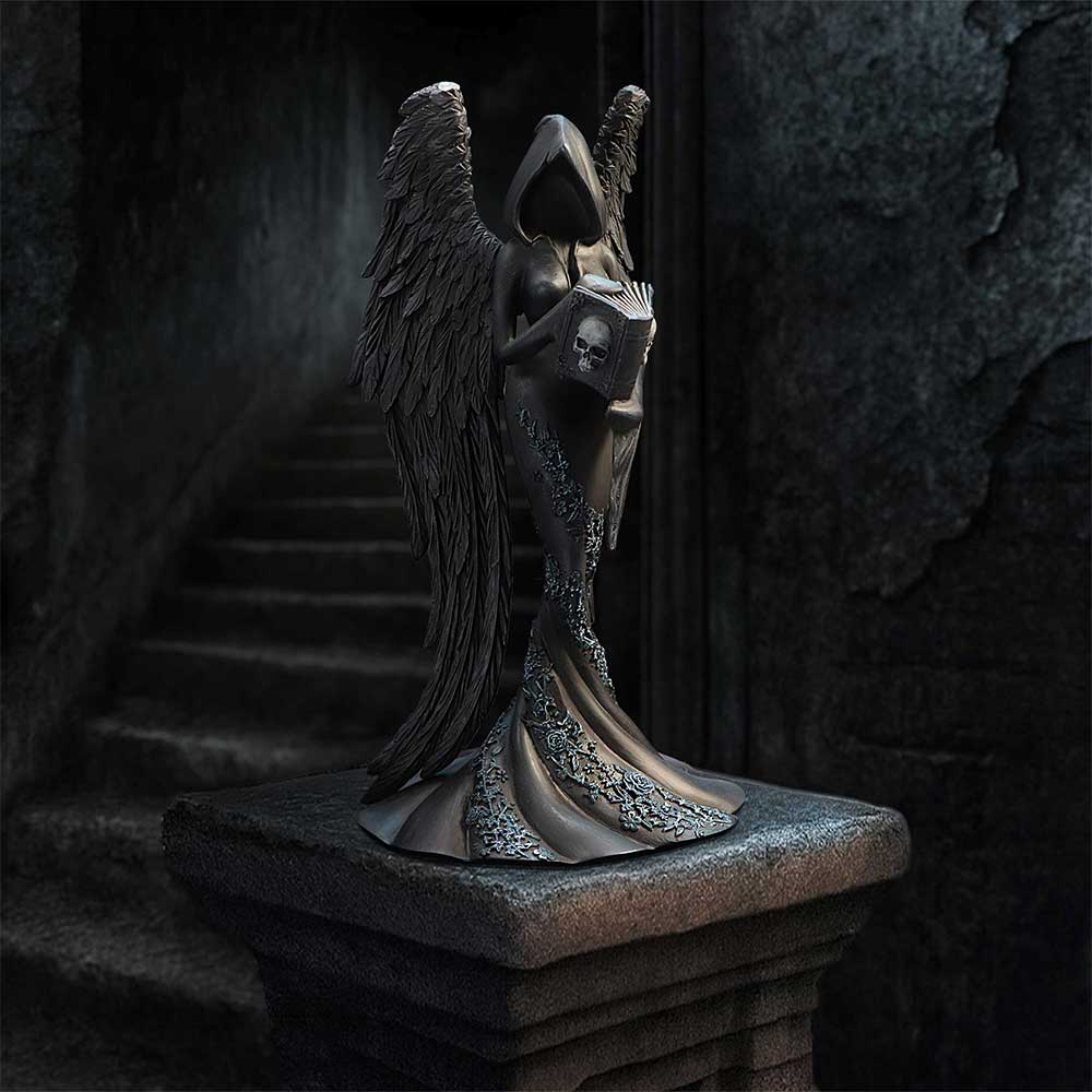 Femme Fatale Scholar Figurine 21.9cm