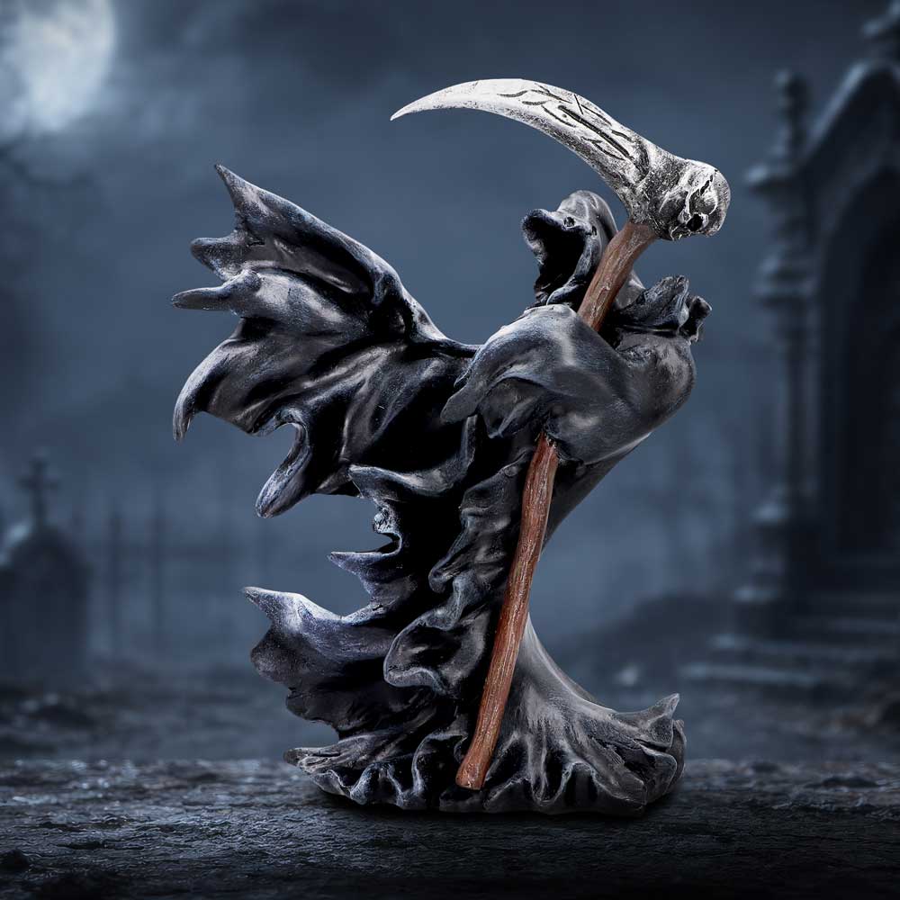 Shadow of Death Figurine 23.1cm